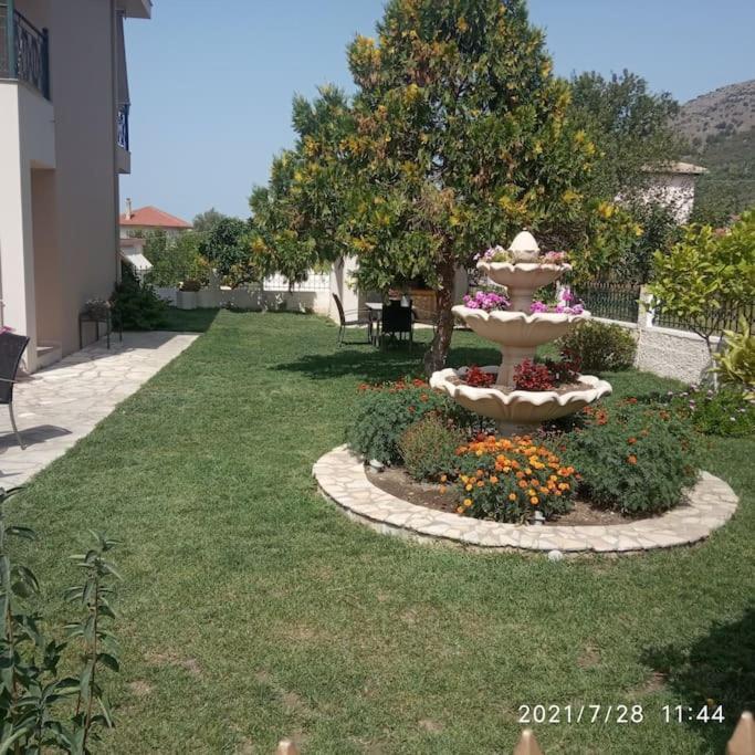Διαμέρισμα Μεντησ Игуменица Екстериор снимка